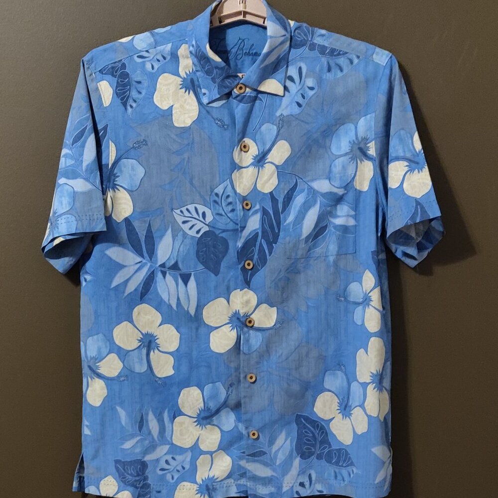 Tommy Bahama 100% Silk Blue/White Floral Hawaiian Button Up Shirt SIZE MEDIUM